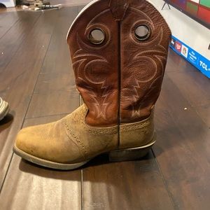 Justin cowboy boots size 12 -like new